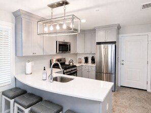Unclassified image, 4 of 21, button - Stylish 3BR Retreat w/ Backyard Near MetLife, American Dream & NYC (Belleville)