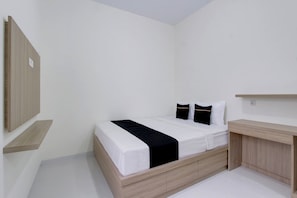 Room - Collection O near Terminal Tirtonadi (Surakarta)