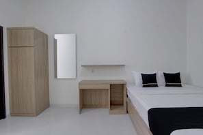 View from room - Collection O near Terminal Tirtonadi (Surakarta)