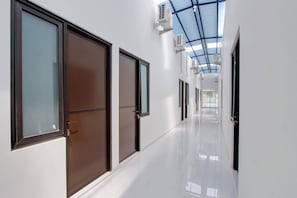 Lobby - Collection O near Terminal Tirtonadi (Surakarta)