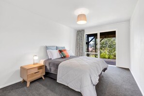 Room - Kotare Heights - Pohara Holiday Home (Takaka)