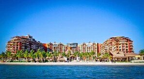 Unclassified image, 4 of 6, button - Villa del Palmar 2-bedroom resort in vibrant Cancún, Beach Front (Cancún)
