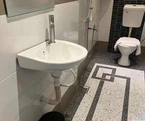 Bathroom - Ghazrins Hotel Dataran Larkin (Taman Dataran Larkin)