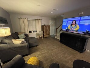 Unclassified image, 4 of 20, button - Spacious 2 bedroom townhome in Charming North Cornwall (Lebanon)