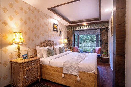 Alaya Stays Woodbury Mansion 3BHK Villa