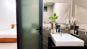 Bathroom - Fshome – Vung Tau Branch  (HO CHI MINH)
