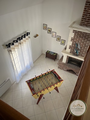 Game room - House with a pool - Sleeps 8 - Baie de Somme - Pets allowed (Woignarue)