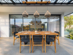 Tempat makan outdoor