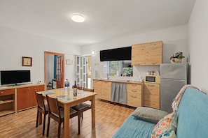 Interior - Vacation Home 'Ca Mensa' with Mountain View, Private Terrace and Wi-Fi (El Hoyo)