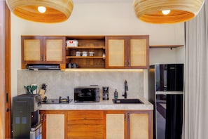 Private kitchen - Niscaya Villa Uluwatu by Pertama Stay (Badung)