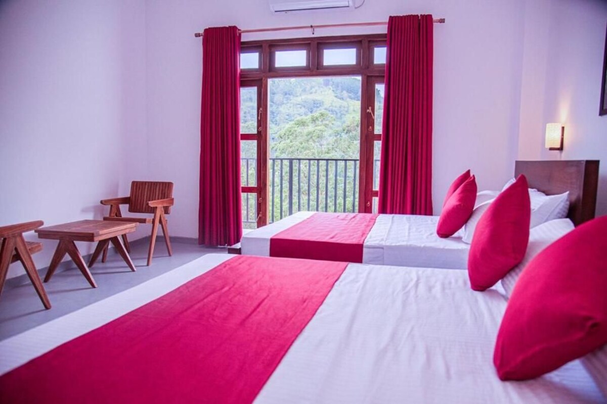 Comfort-Zweibettzimmer, Balkon, Bergblick