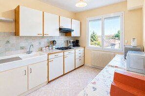 Private kitchen - L’Armor – 2-star rated (Beaussais-sur-Mer)