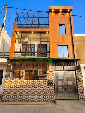 Exterior detail - Saanchi Villa (Ayodhya)