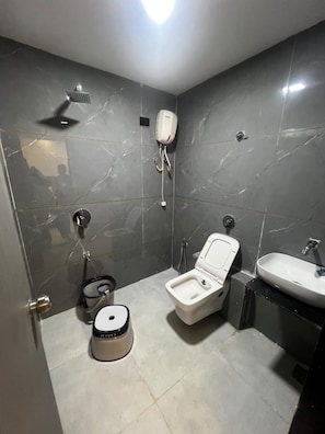 Bathroom - Hotel Velvet Inn (Ahmedabad)