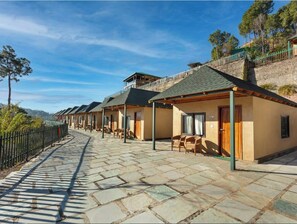 Exterior - Surya Vilas Luxury Spa & Resort (Solan)