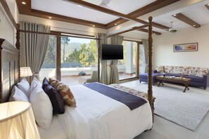 Room - Surya Vilas Luxury Spa & Resort (Solan)