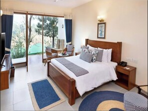 Room - Surya Vilas Luxury Spa & Resort (Solan)