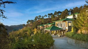 Exterior - Surya Vilas Luxury Spa & Resort (Solan)