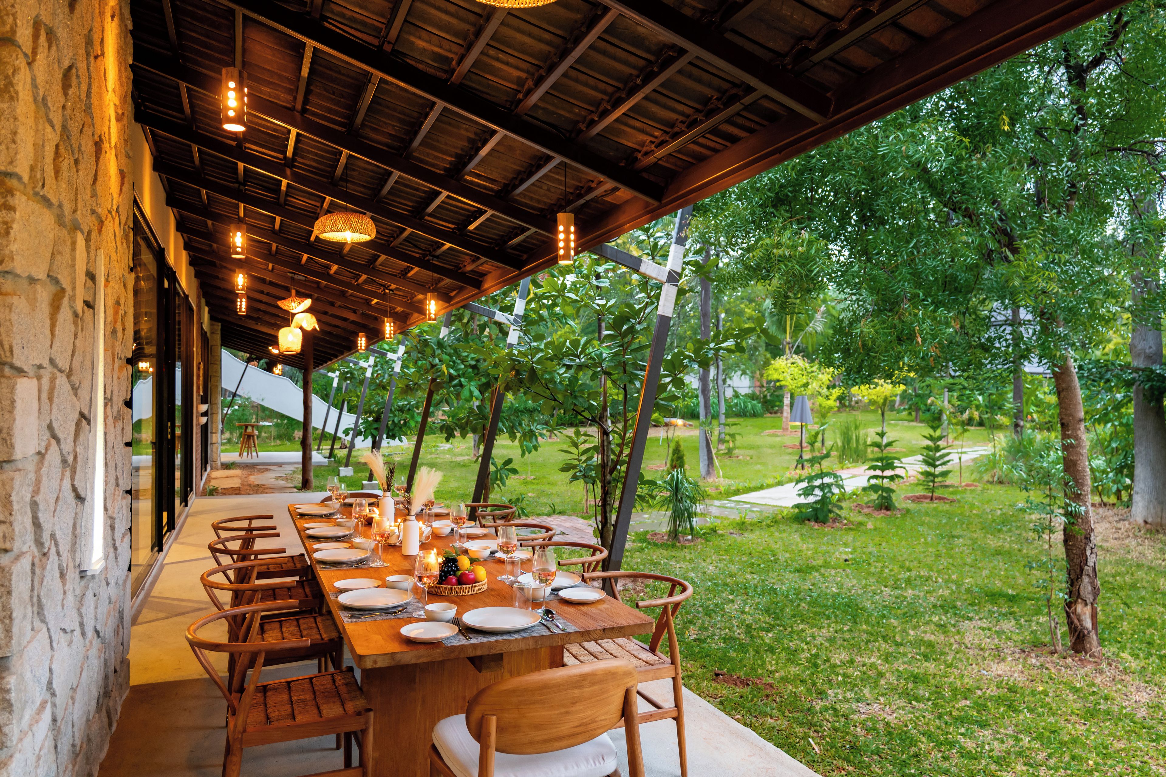 Outdoor dining