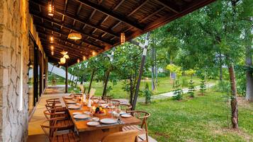 Outdoor dining