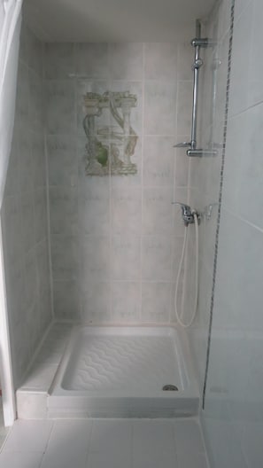 Bathroom - Hotel Au Petit Bearn (Salies-de-Bearn)
