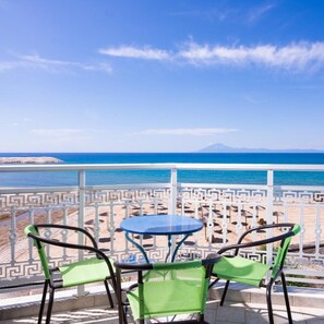 Outdoor dining - Ralitsa Hotel (Thasos)