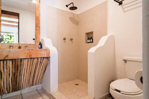 Bathroom - Habitación Deluxe doble con cama tamaño queen - Banana Boutique (Playa del Carmen)