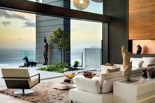 Pentagon Villa by Golden Sands Escape