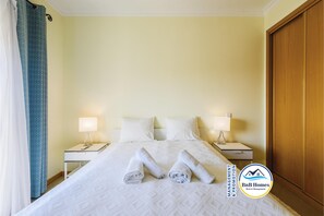 Room - BnB Homes Ocean view Apartment with lovely Terrace, Swimming pool & Tennis court (Albufeira, Portugal)