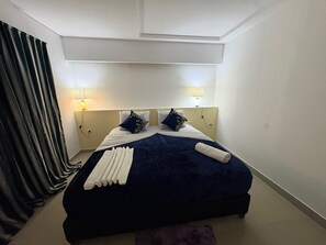 Unclassified image, 2 of 6, button - 504 ANGENFOR CONDOMINIUM (Luanda)