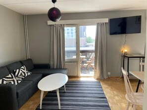 Living area - Everything Walkable: Metro, Shopping Center, Beach (Espoo)