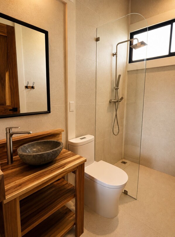 Bathroom - 3BR Peaceful Country House Retreat Near Venado Caves, Río Celeste & La Fortuna (san carlos)
