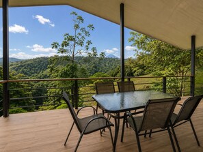 Outdoor dining - 3BR Peaceful Country House Retreat Near Venado Caves, Río Celeste & La Fortuna (san carlos)