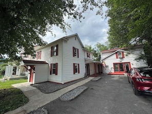 Exterior - The Grateful Trail House- Garcia (Cumberland)