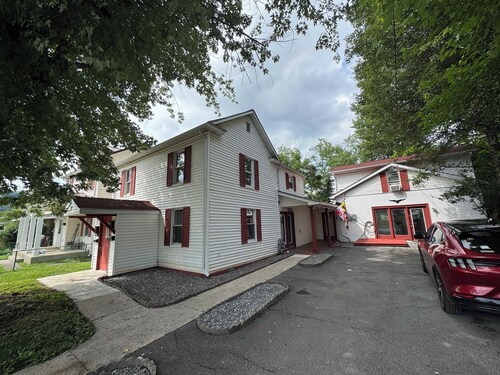 Mountain View Condo - Steps to C&O Trail