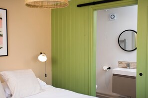Room - Stylish 2-bedroom apartment in Southampton perfect for cosy stays (Southampton)