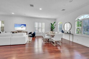 Interior - 1400 House above Las Olas (Fort Lauderdale)