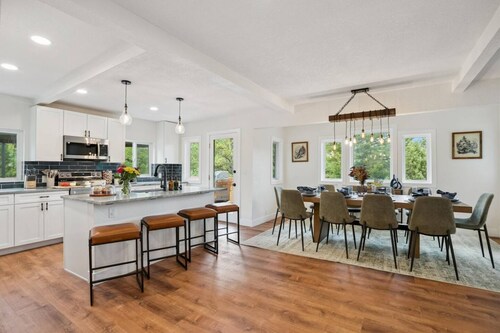 Sunshine Lodge / 15 min to Pearl St in Boulder! Rope Course, Hot Tub & Views