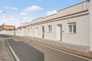 Exterior - Vacation Apartment 'Paseo Por Las Nubes' with Wi-Fi and Air Conditioning (San José de los Llanos)
