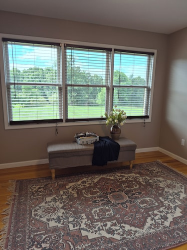 Peaceful Country 3 Bedroom Home near Martinsburg, Shepherdstown and Hagerstown.