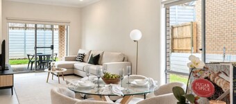 3BR Spring Mountain Home |Near Springfield Central