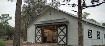 Historic 14-Acre Estate | Pool, Barn, Sleeps 15 ~Mabelle Estates~