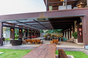 Outdoor dining - Gabriel Marcos Duarte Marques Dos Santos (Jaboticatubas)
