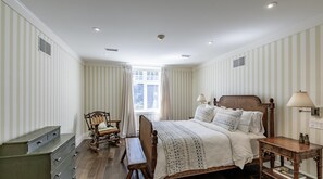 Bedroom 5 - Lower Level - 7 bed 9 bath cottage and boathouse on Lake Muskoka, SW exposure! (Port Carling)
