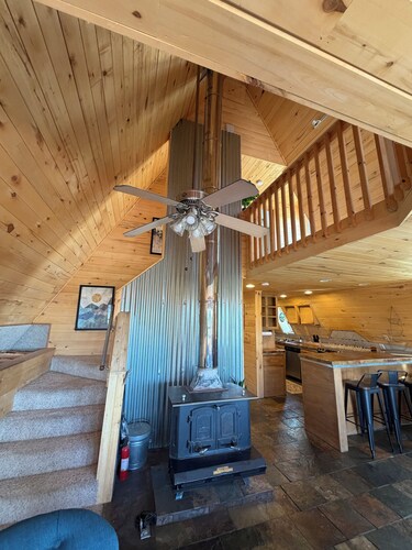 Mountain top A-frame with hot tub and Sauna