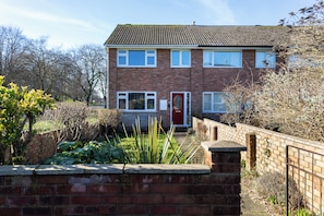 Exterior - Spacious 3-Bed Home, Free Parking, Fast WiFi, close to Nottingham City Hospital (Nottingham)