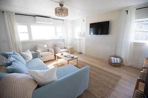 Living area - Ocean Front Flagler Beach Home (Flagler Beach)