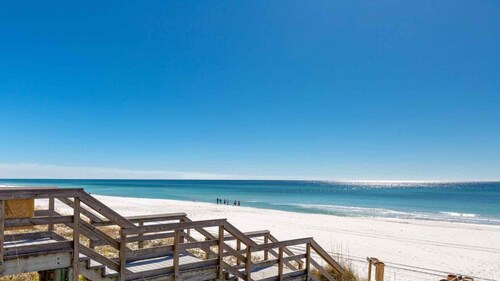 2BR Deluxe at Club Wyndham Majestic Sun with Partial Ocean Views in Destin