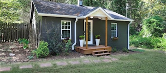 Tarheel Estate: Studio + 2BR home Near Chapel Hill