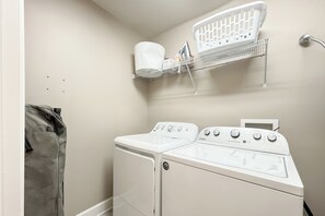 Interior - Phoenix West #1801 - New! Luxury Beachfront 4BR, Wraparound Balcony, Lazy River (Orange Beach)